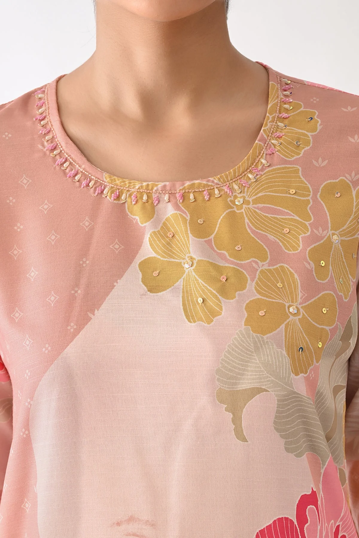 Baby Pink Printed Kurta 3 Pcs Set - Image 2