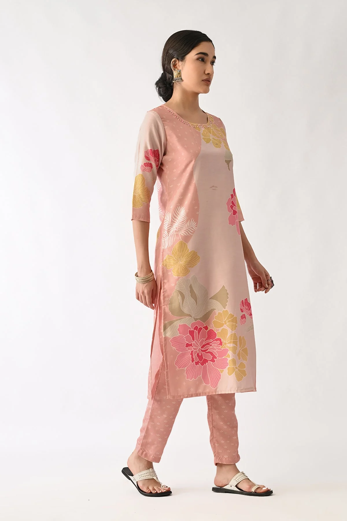 Baby Pink Printed Kurta 3 Pcs Set - Image 5