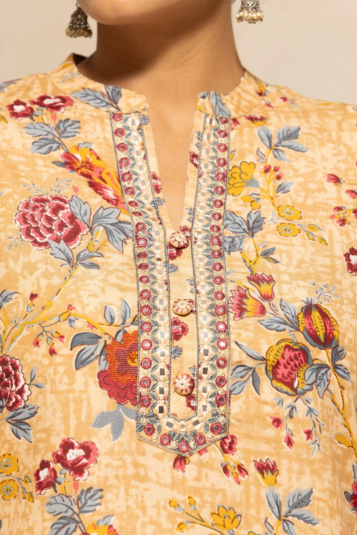 Beige Floral Printed Kurta 3 Pcs Set - Image 4