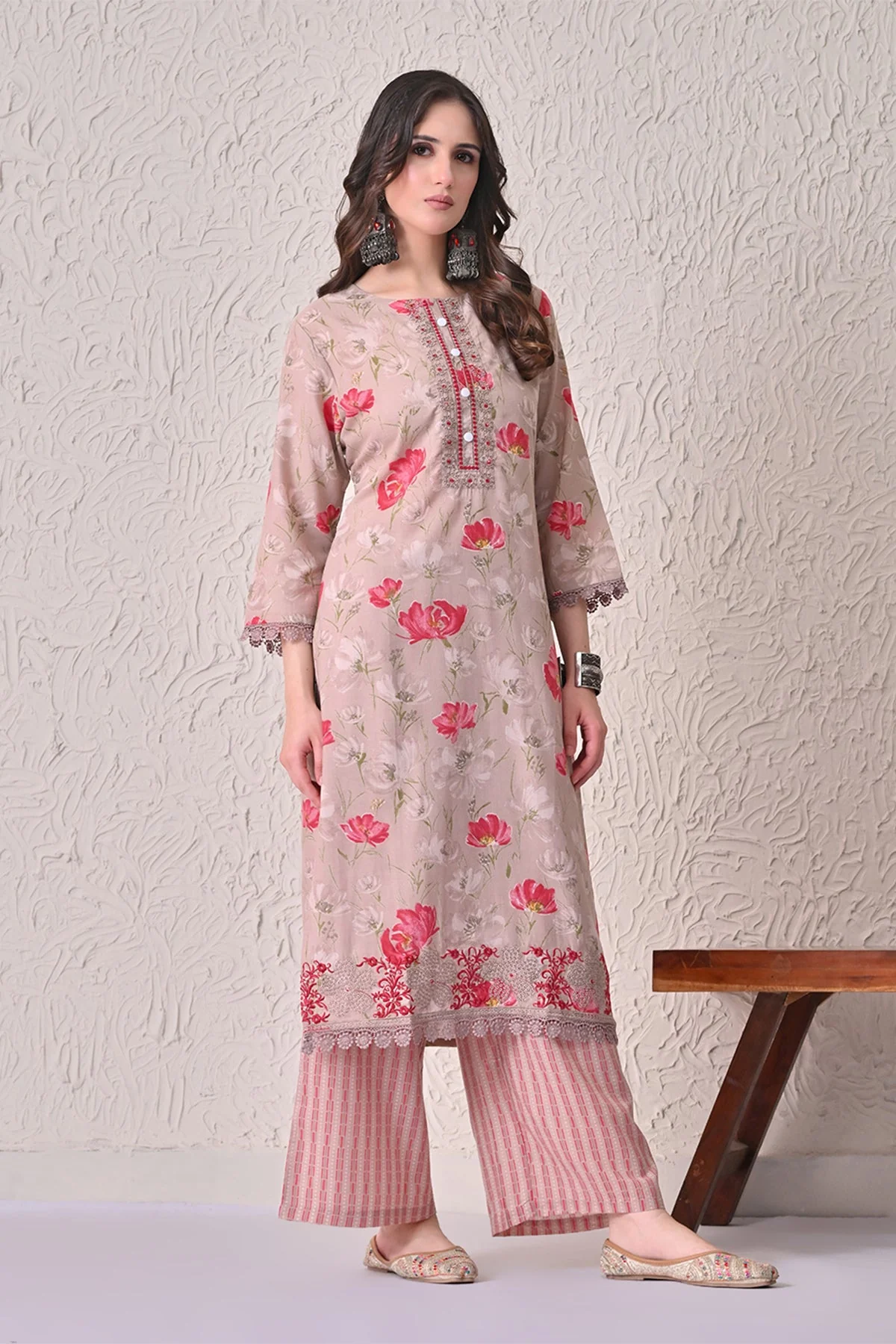 Beige Floral Printed Kurta 3 Pcs Set - Image 3