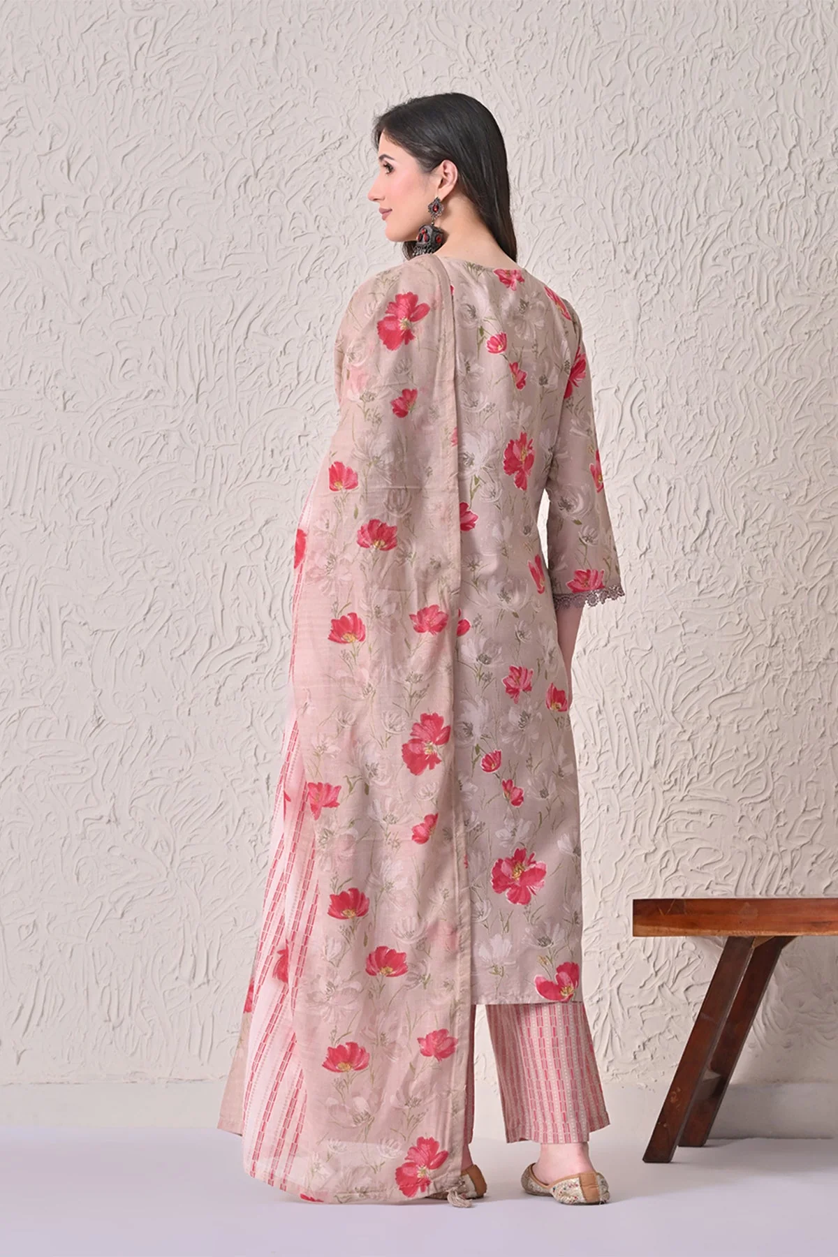 Beige Floral Printed Kurta 3 Pcs Set - Image 5