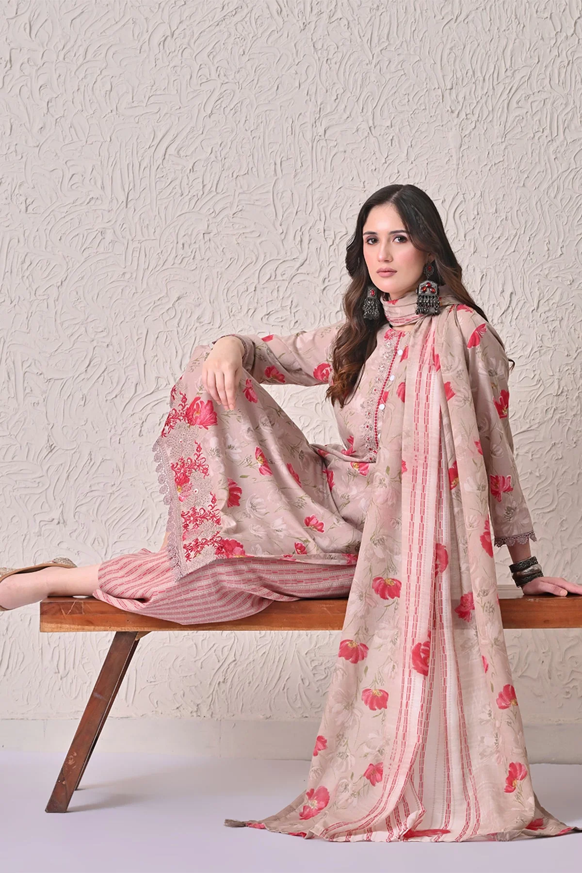 Beige Floral Printed Kurta 3 Pcs Set - Image 7