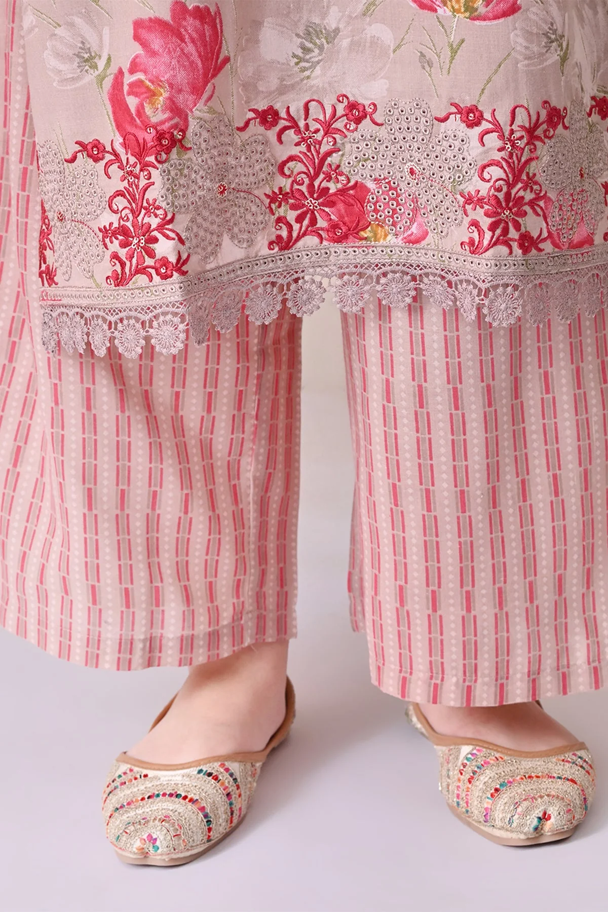 Beige Floral Printed Kurta 3 Pcs Set - Image 8
