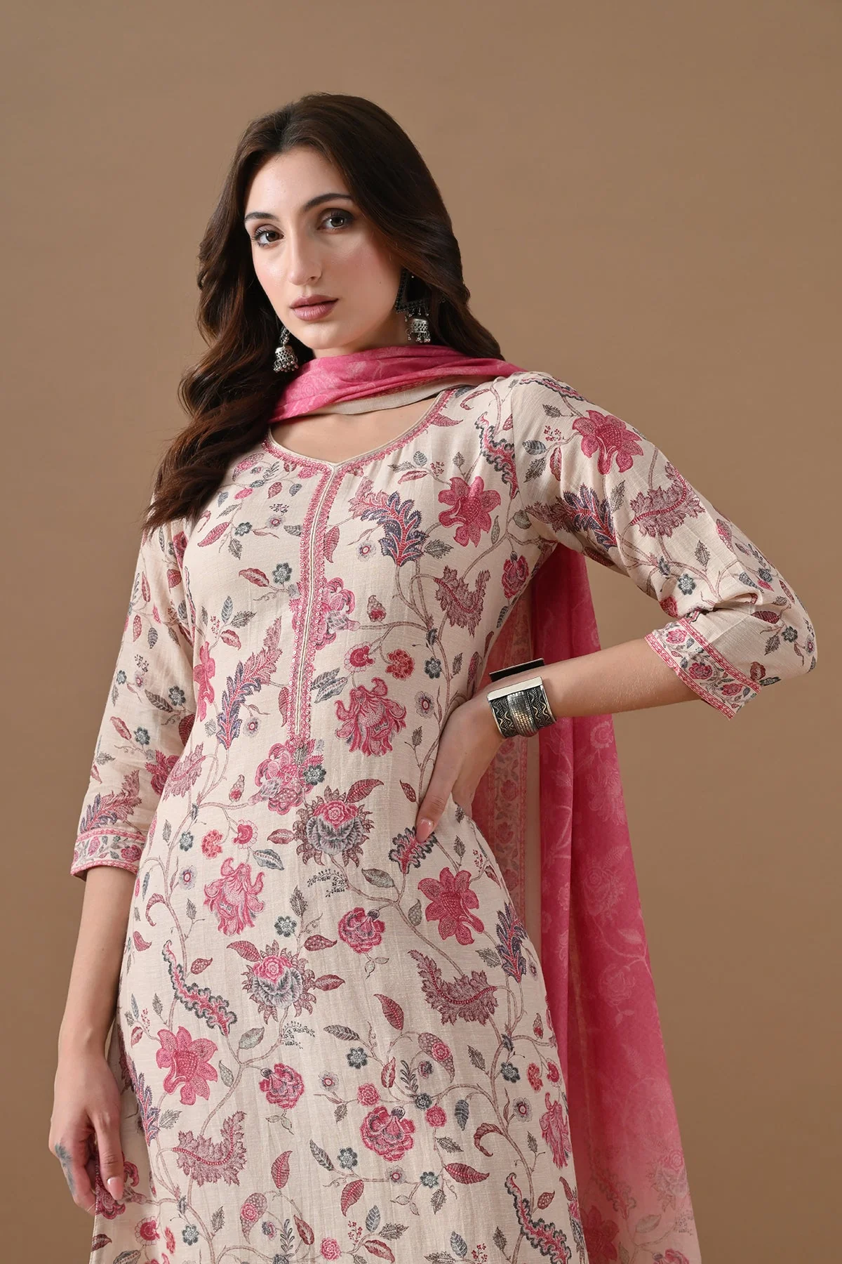 Beige Floral Printed Kurta 3 Pcs Set - Image 7