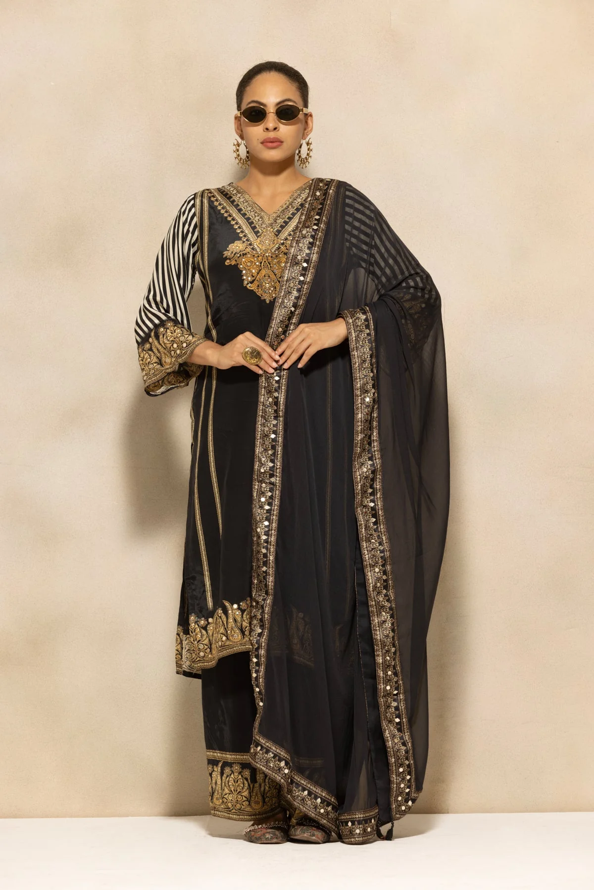 Black Embellished Kurta 3 Pcs Set