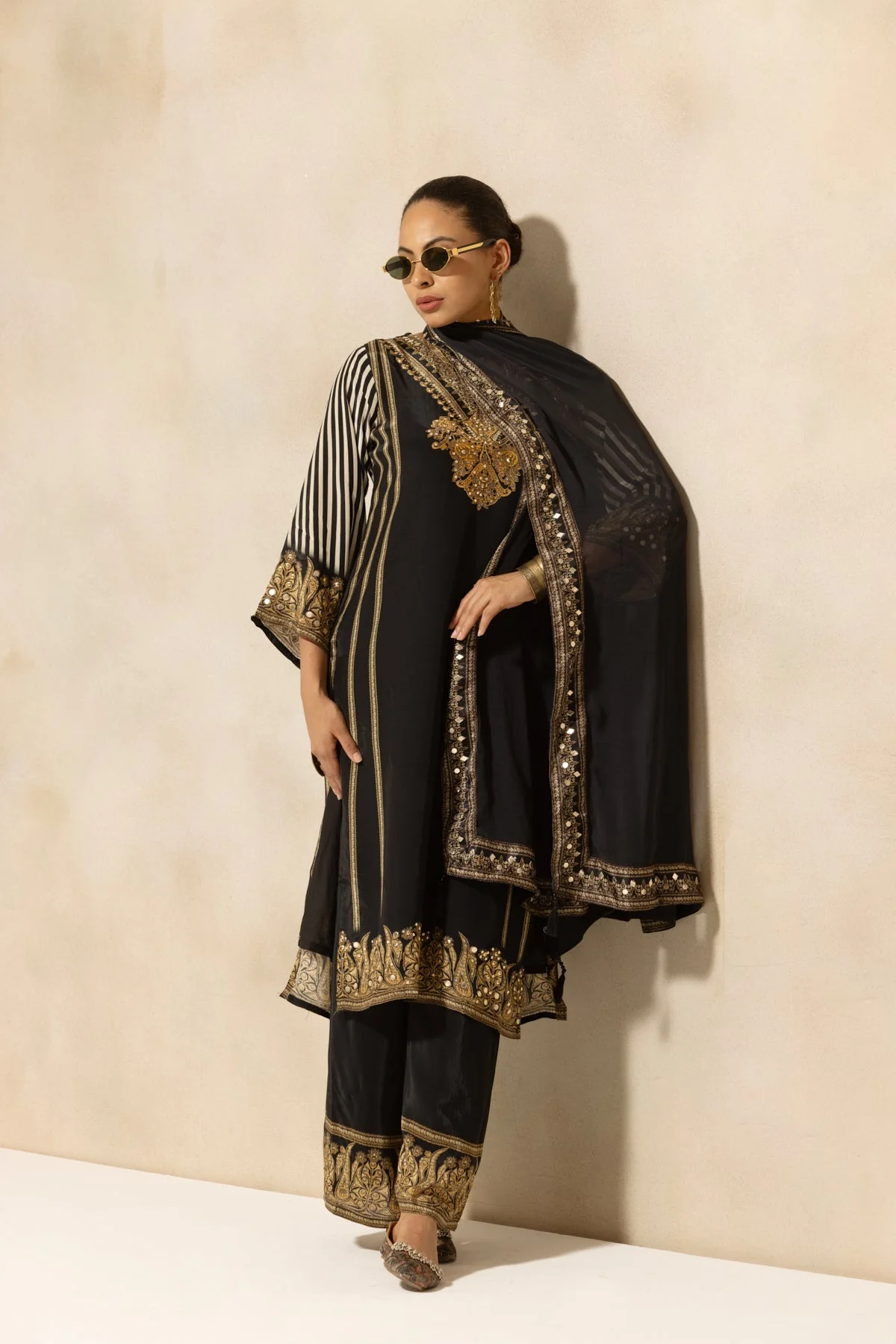 Black Embellished Kurta 3 Pcs Set - Image 8