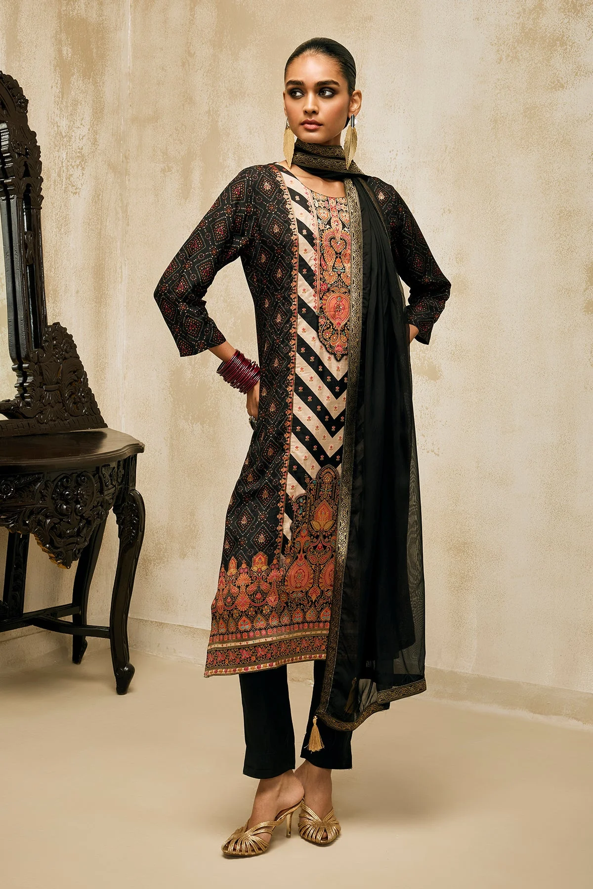Black Embellished Kurta 3 Pcs Set - Image 4