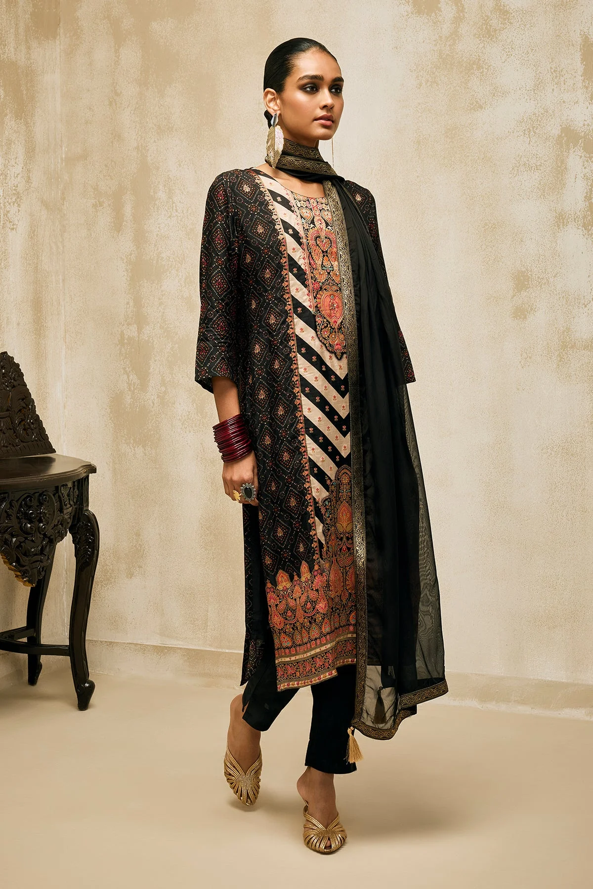 Black Embellished Kurta 3 Pcs Set - Image 5