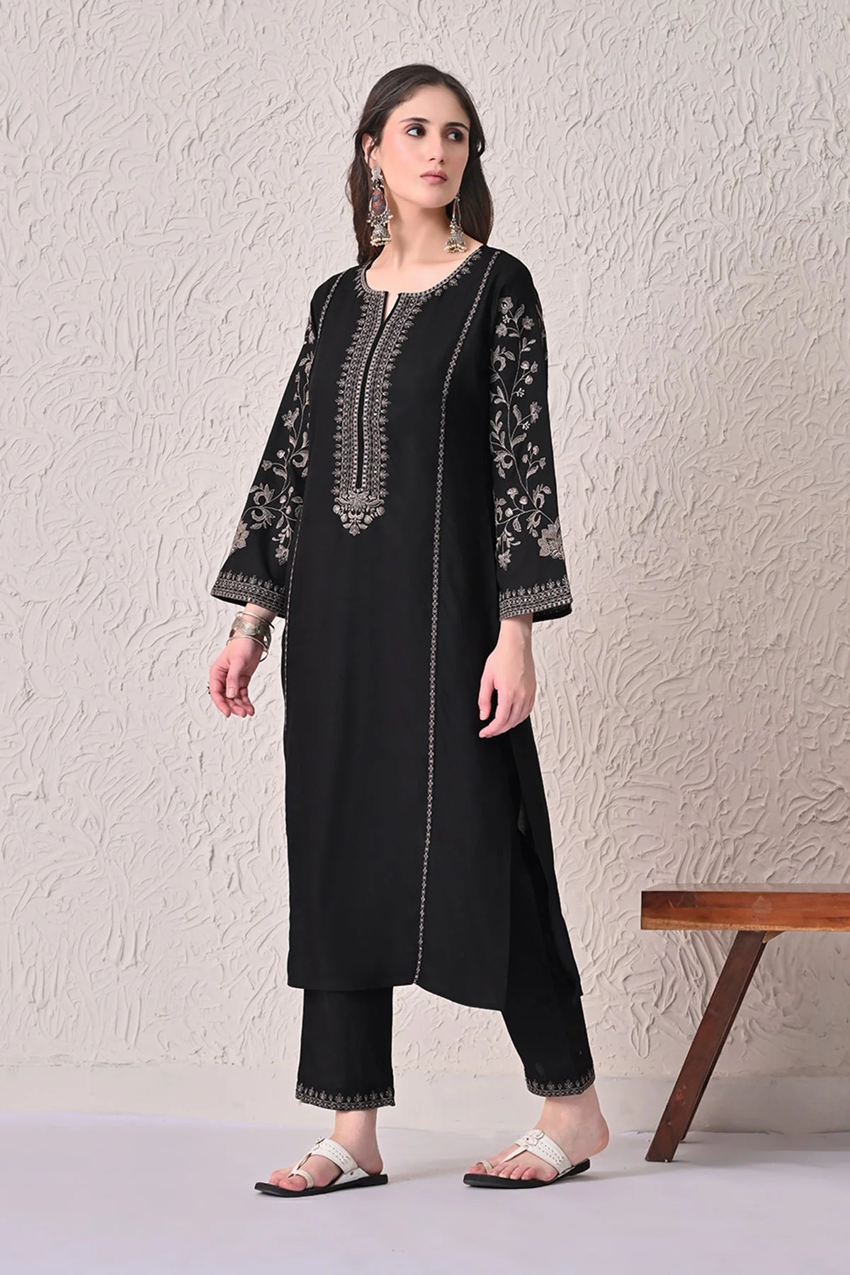 Black Embroidered Kurta 2 Pcs Set - Image 2