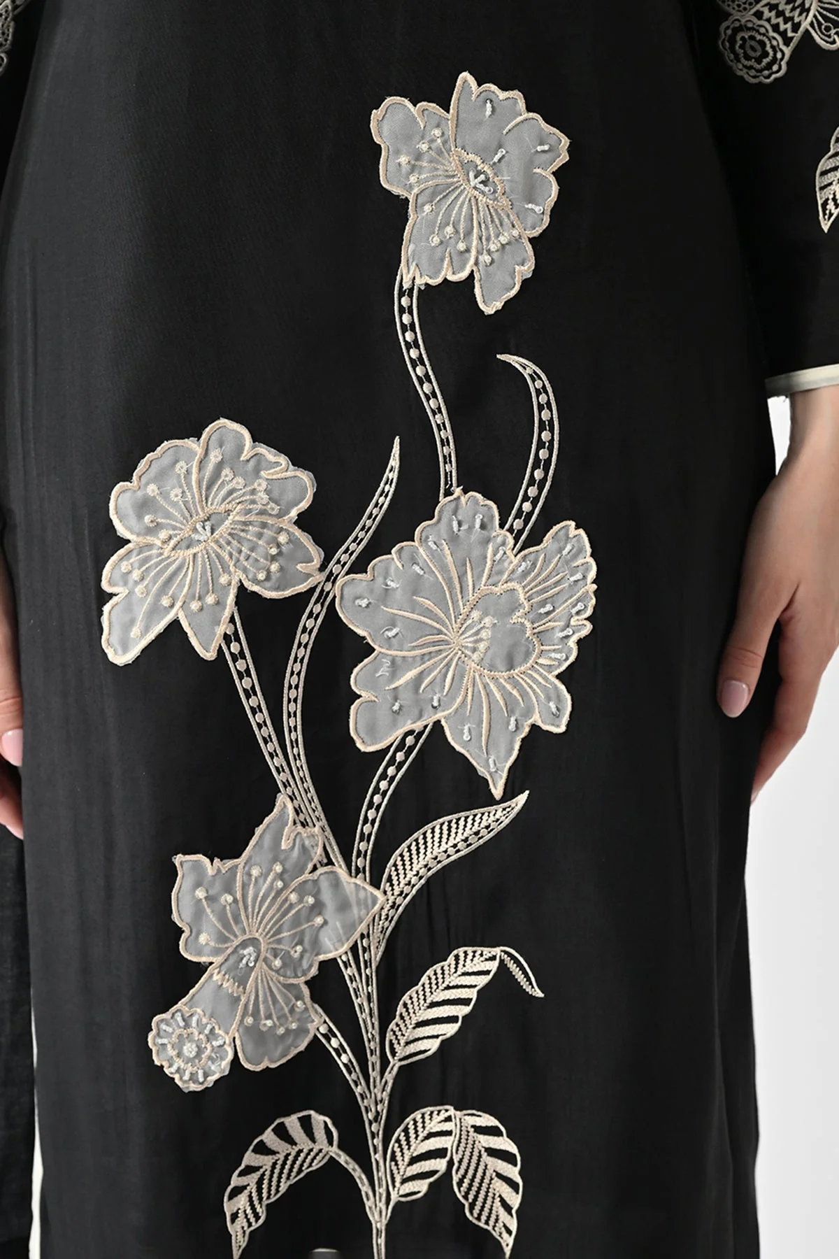 Black Embroidered Straight Kurta 3 Pcs Set - Image 6
