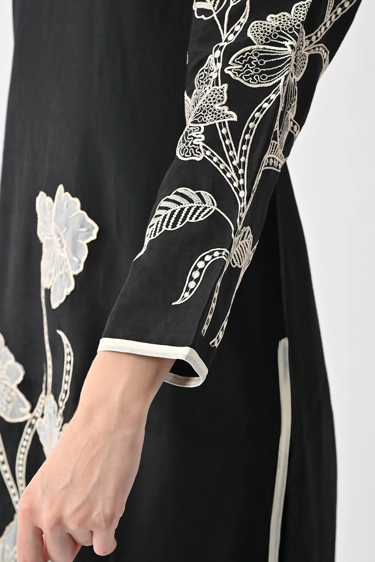 Black Embroidered Straight Kurta 3 Pcs Set - Image 8