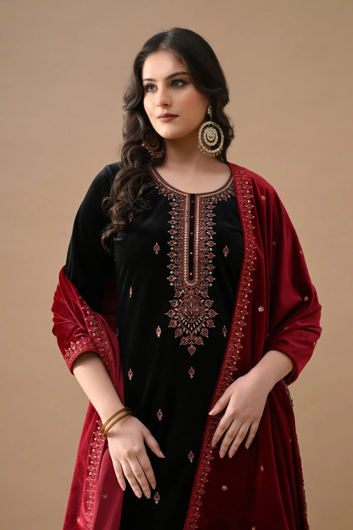 Black Embroidered Velvet Kurta 3 Pcs Set - Image 4