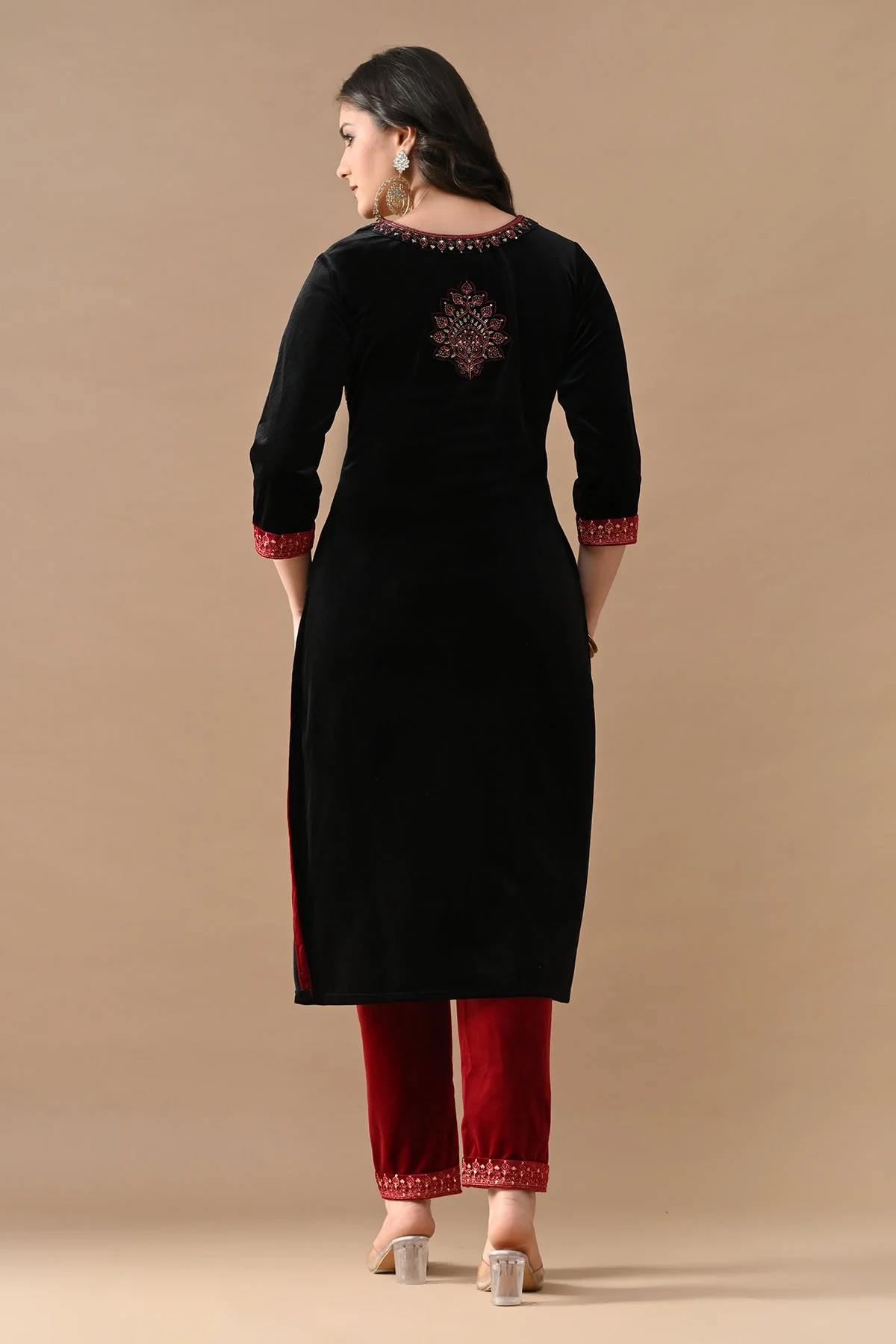 Black Embroidered Velvet Kurta 3 Pcs Set - Image 5