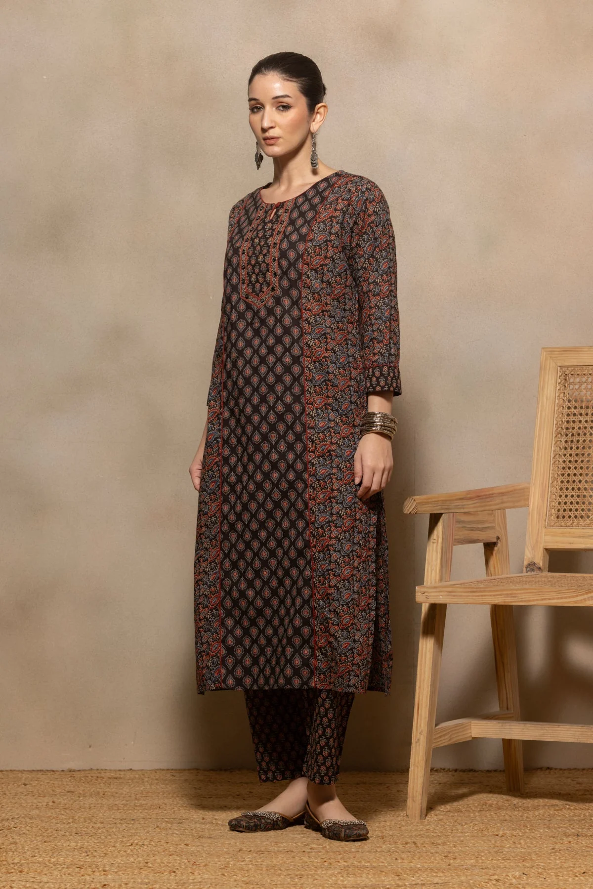 Black Floral Printed Kurta 3 Pcs Set - Image 2