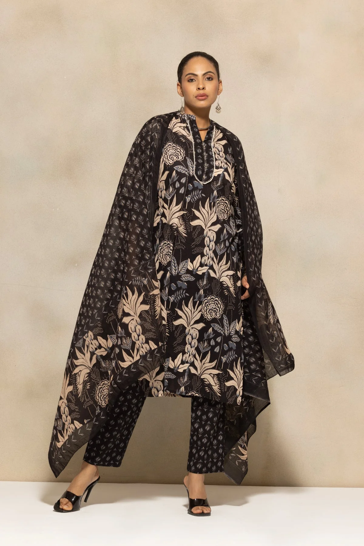 Black Printed Kurta 3 Pcs Set - Image 8