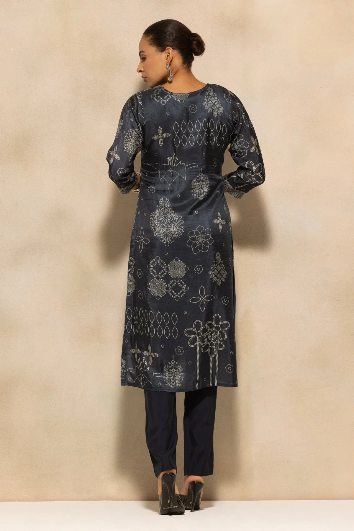 Blue Embellished Kurta 3 Pcs Set - Image 5