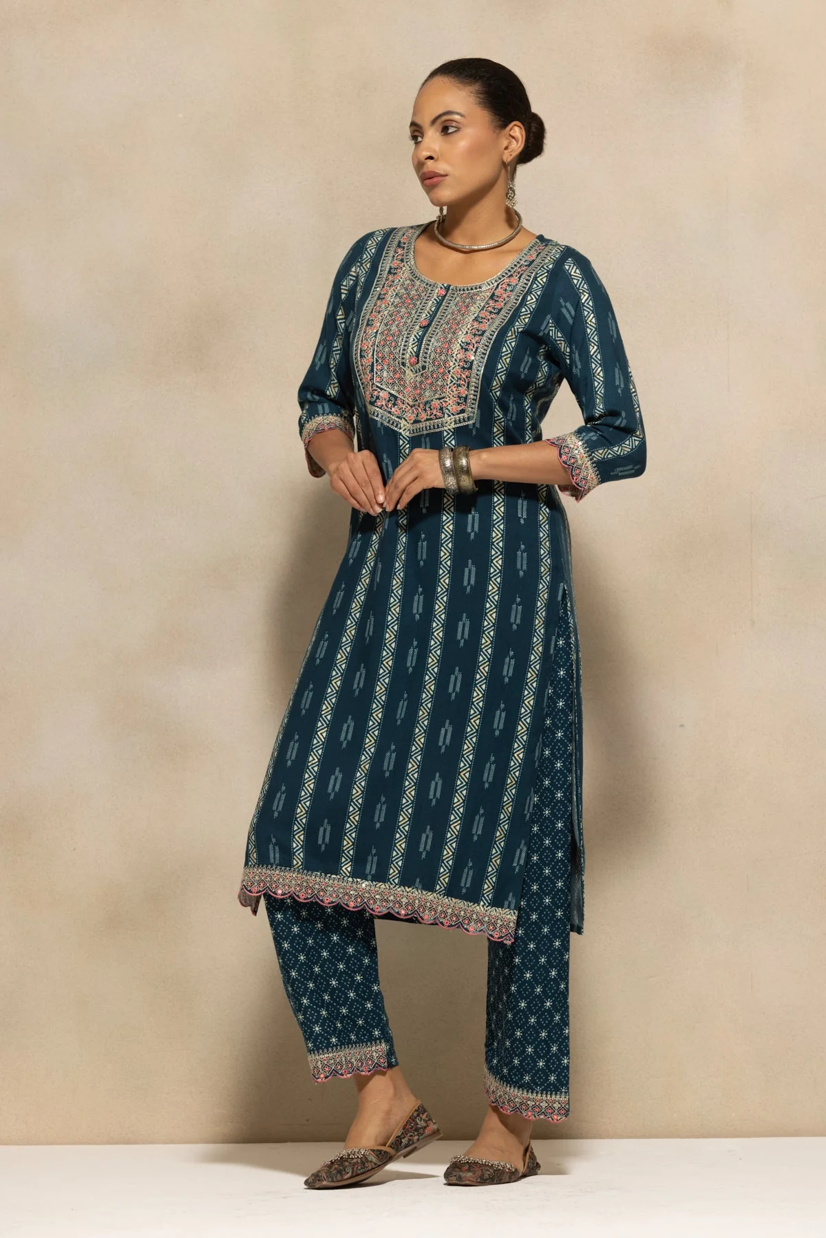 Blue Embroidered Kurta 3 Pcs Set - Image 2