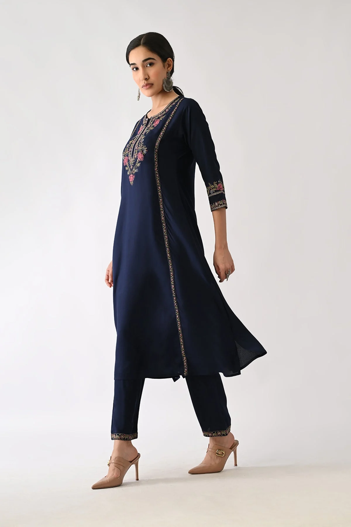 Blue Embroidered Kurta 2 Pcs Set - Image 2
