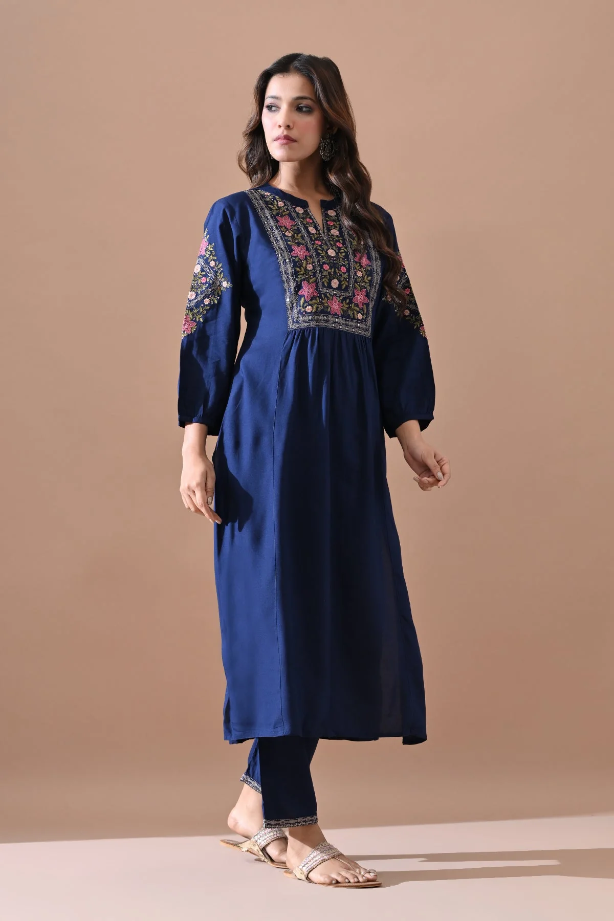 Blue Embroidered Kurta 2 Pcs Set - Image 3