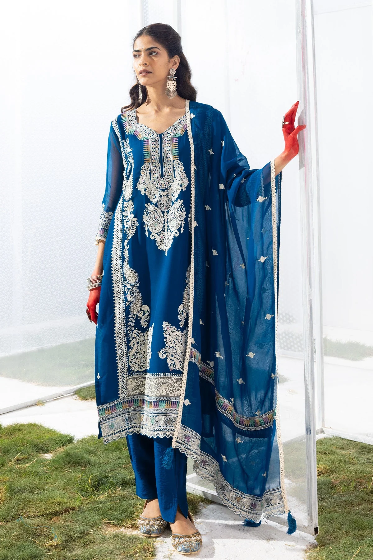 Blue Embroidered Straight Kurta 3 Pcs Set - Image 4