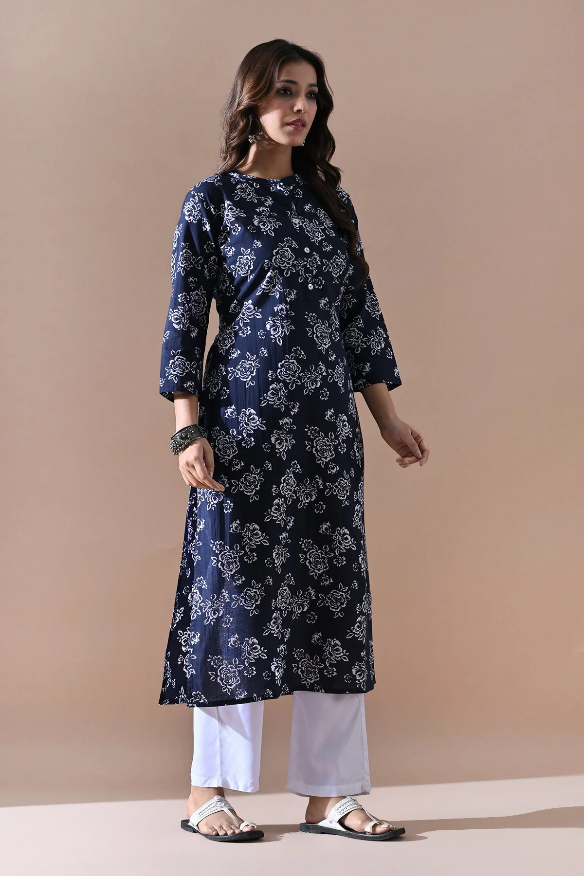 Blue Floral Printed Kurta - Image 2