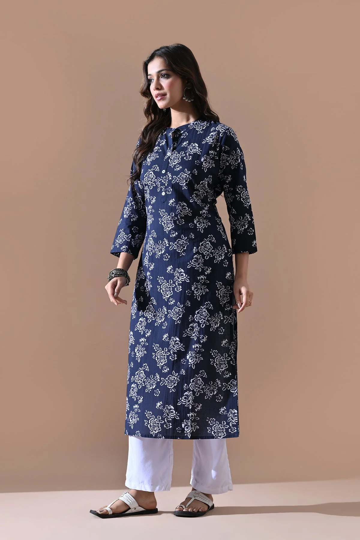 Blue Floral Printed Kurta - Image 3