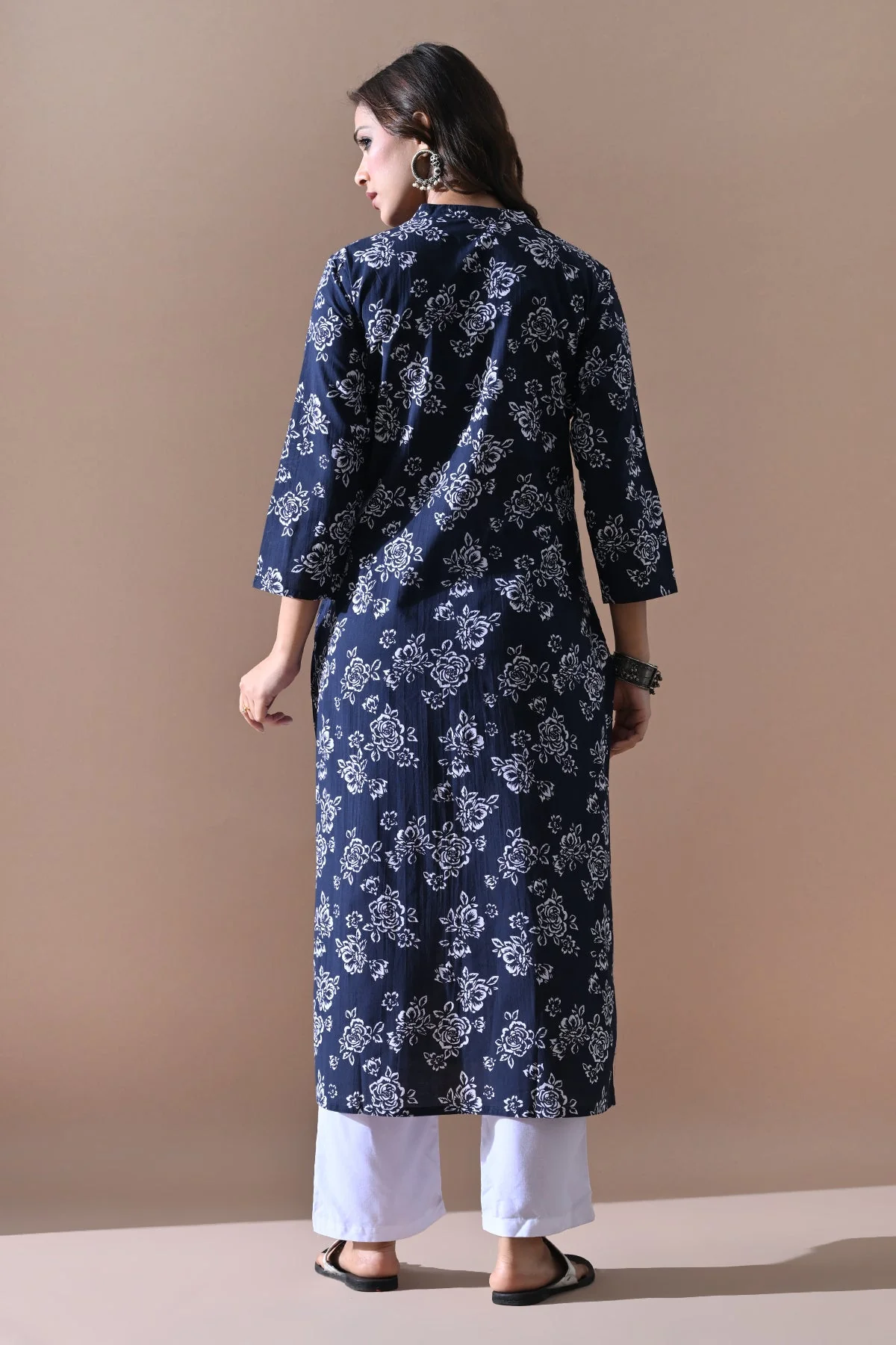 Blue Floral Printed Kurta - Image 5