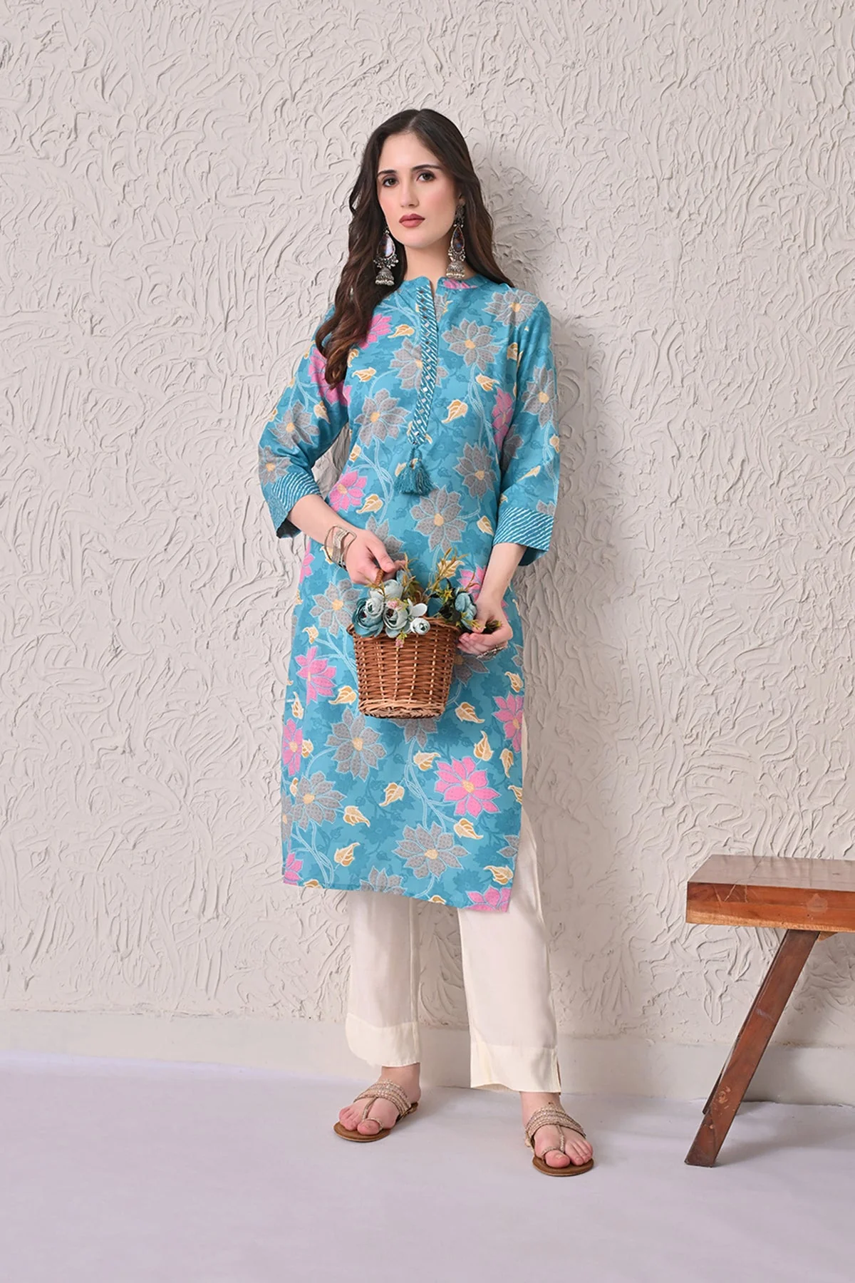 Blue Floral Printed Kurta - Image 6