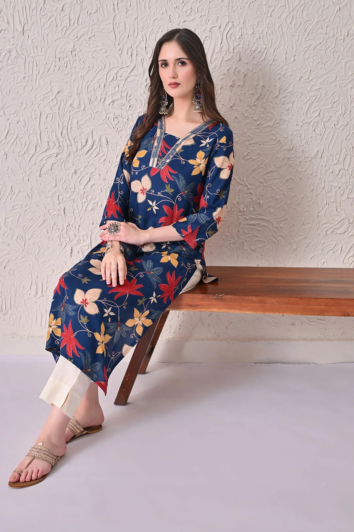 Blue Floral Printed Kurta - Image 6