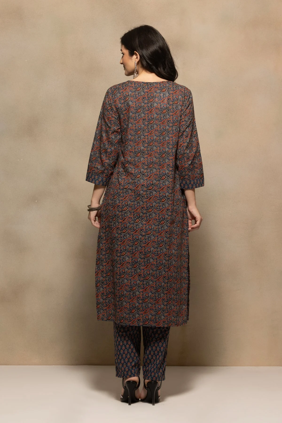 Blue Floral Printed Kurta 3 Pcs Set - Image 5