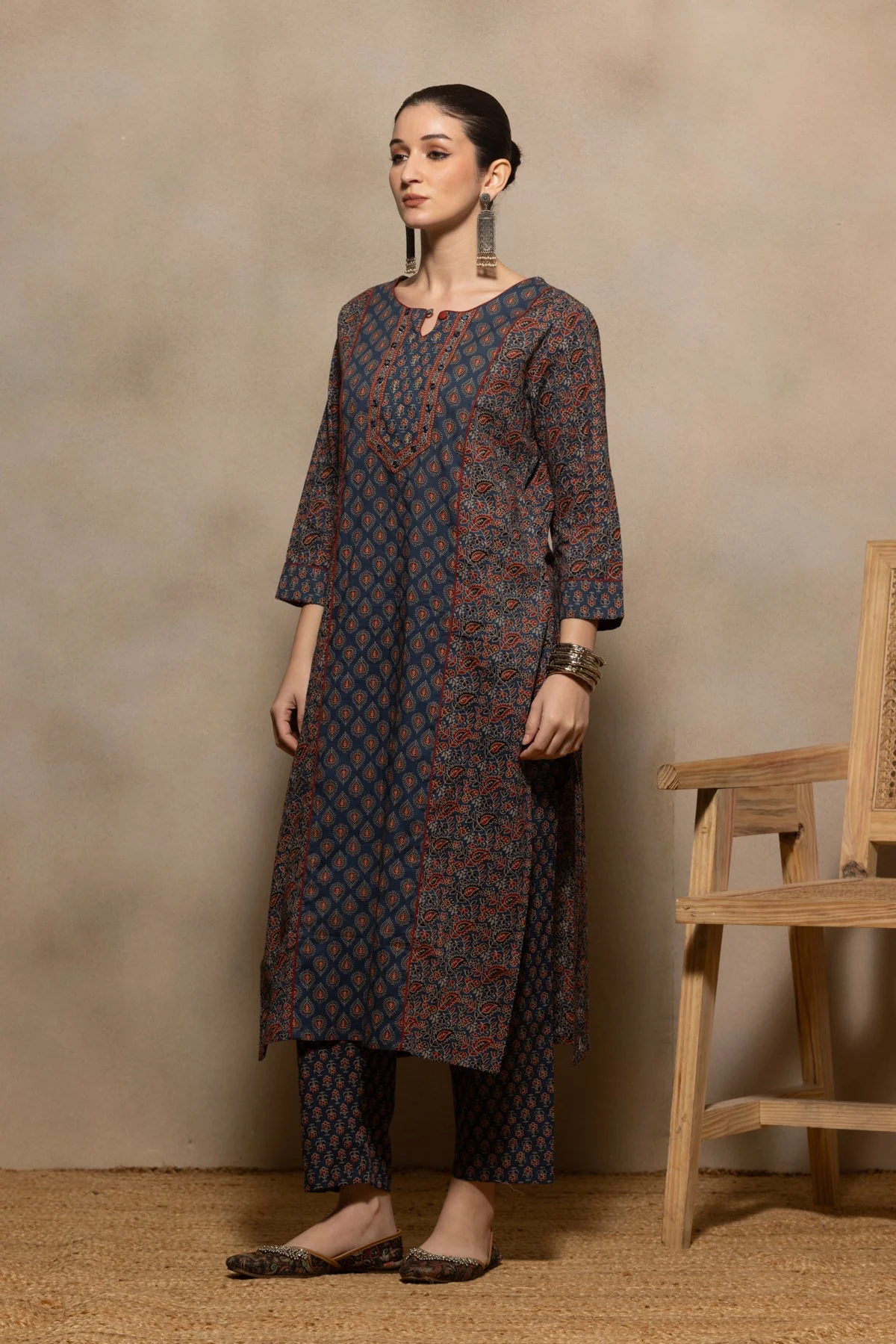 Blue Floral Printed Kurta 3 Pcs Set - Image 2