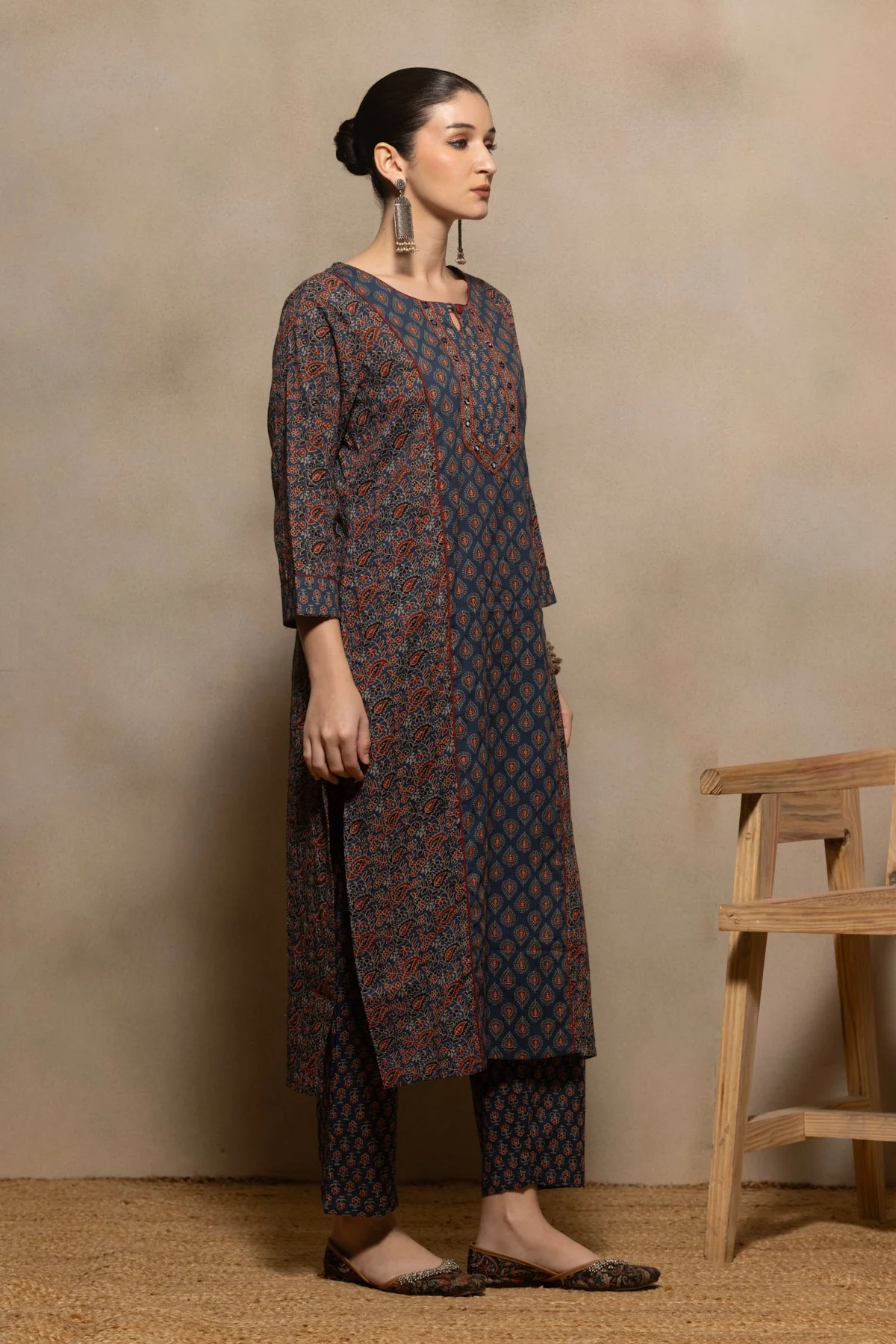Blue Floral Printed Kurta 3 Pcs Set - Image 3