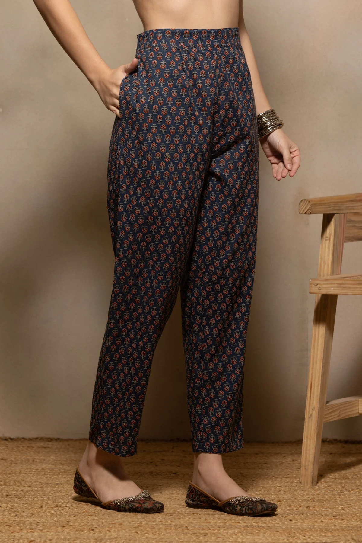 Blue Floral Printed Kurta 3 Pcs Set - Image 6