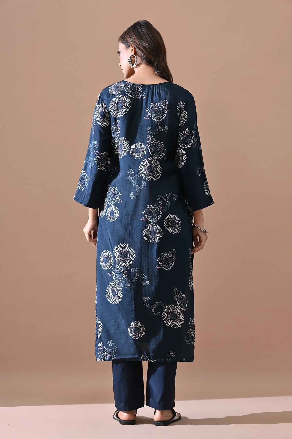 Blue Floral Printed Kurta 3 Pcs Set - Image 5