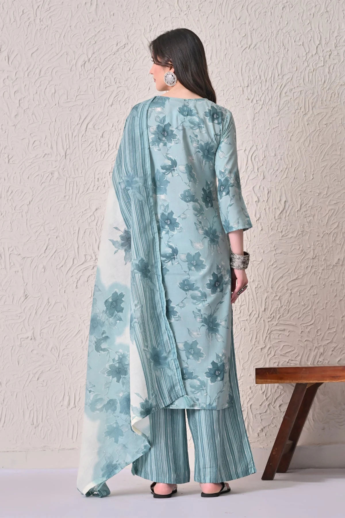 Blue Floral Printed Kurta 3 Pcs Set - Image 5