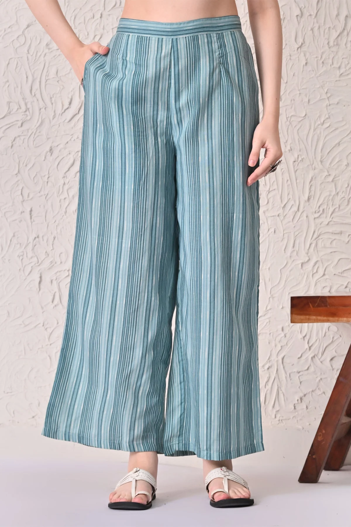 Blue Floral Printed Kurta 3 Pcs Set - Image 6