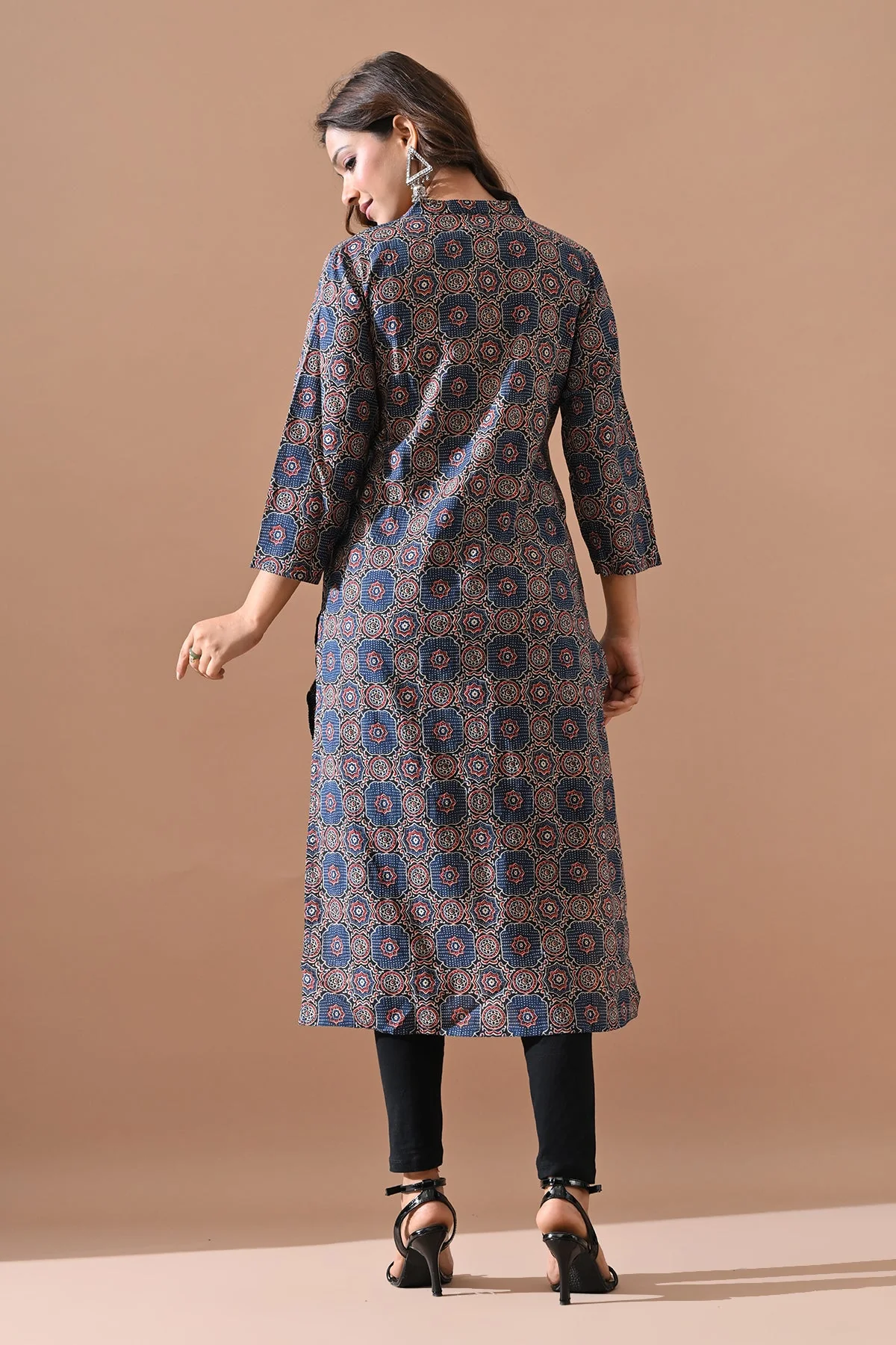 Blue Printed Kurta - Image 5