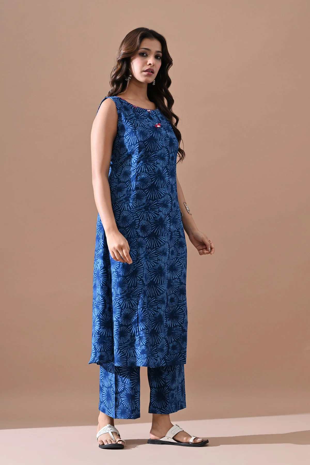 Blue Printed Kurta 2 Pcs Set - Image 4