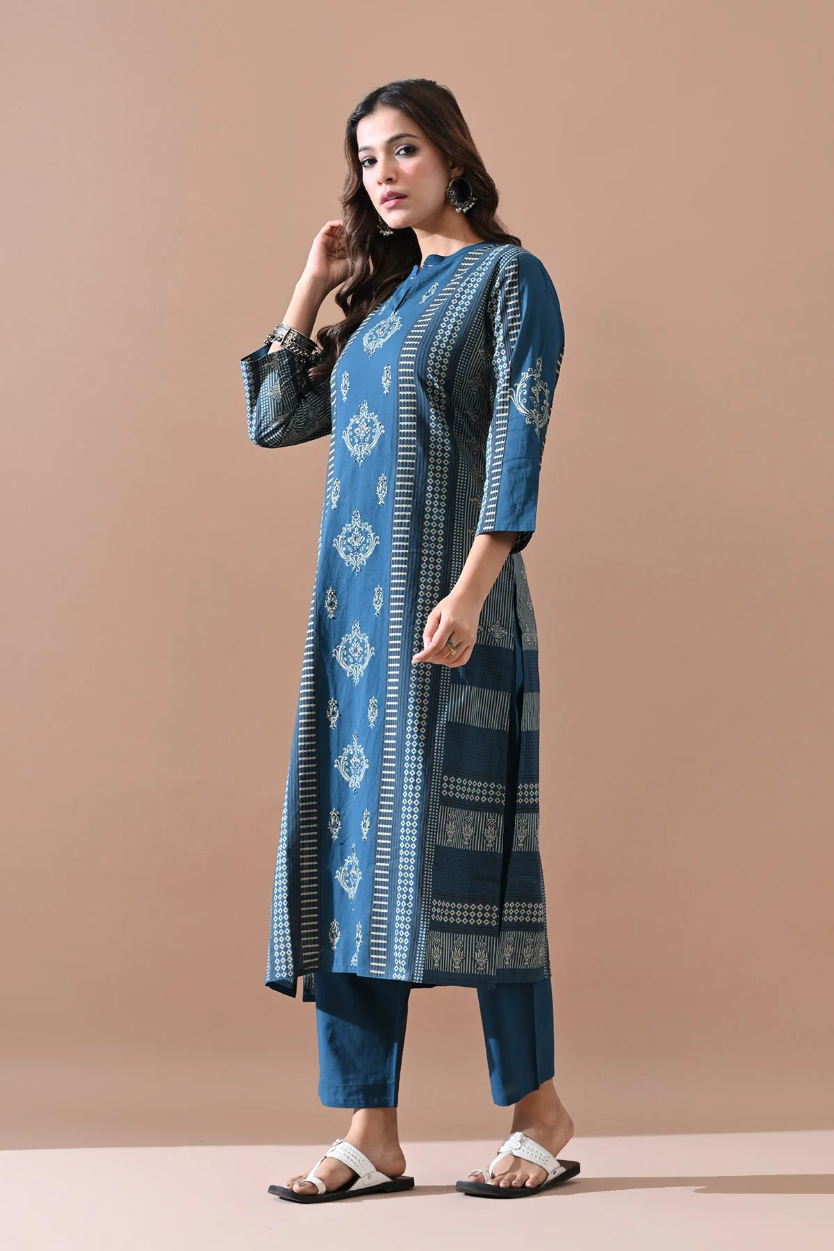 Blue Printed Kurta 2 Pcs Set - Image 2