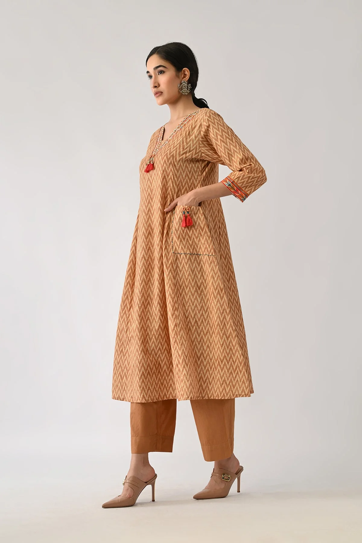 Brown Printed Kurta 2 Pcs Set - Image 2