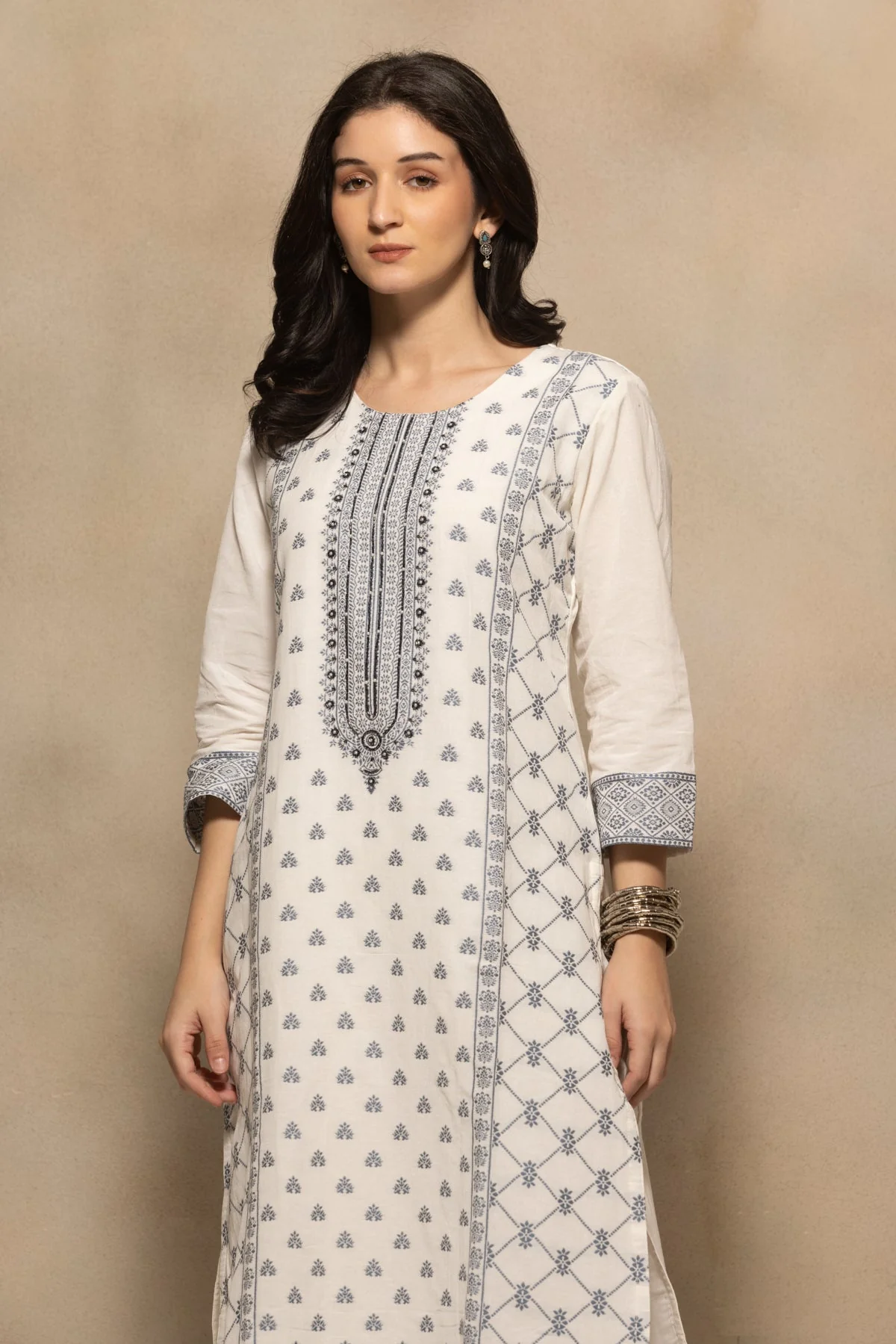 Cream Embellished Kurta 3 Pcs Set - Image 3