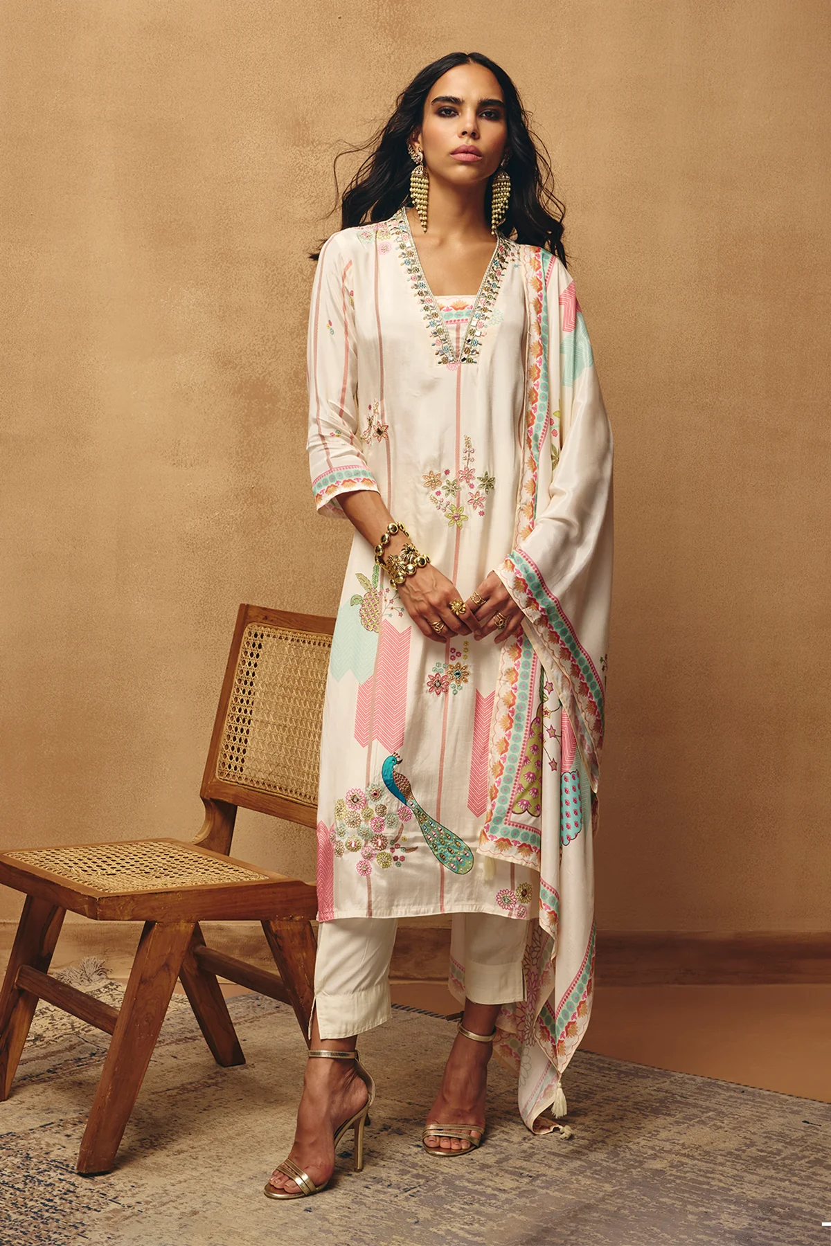 Cream Embellished Kurta 3 Pcs Set - Image 4