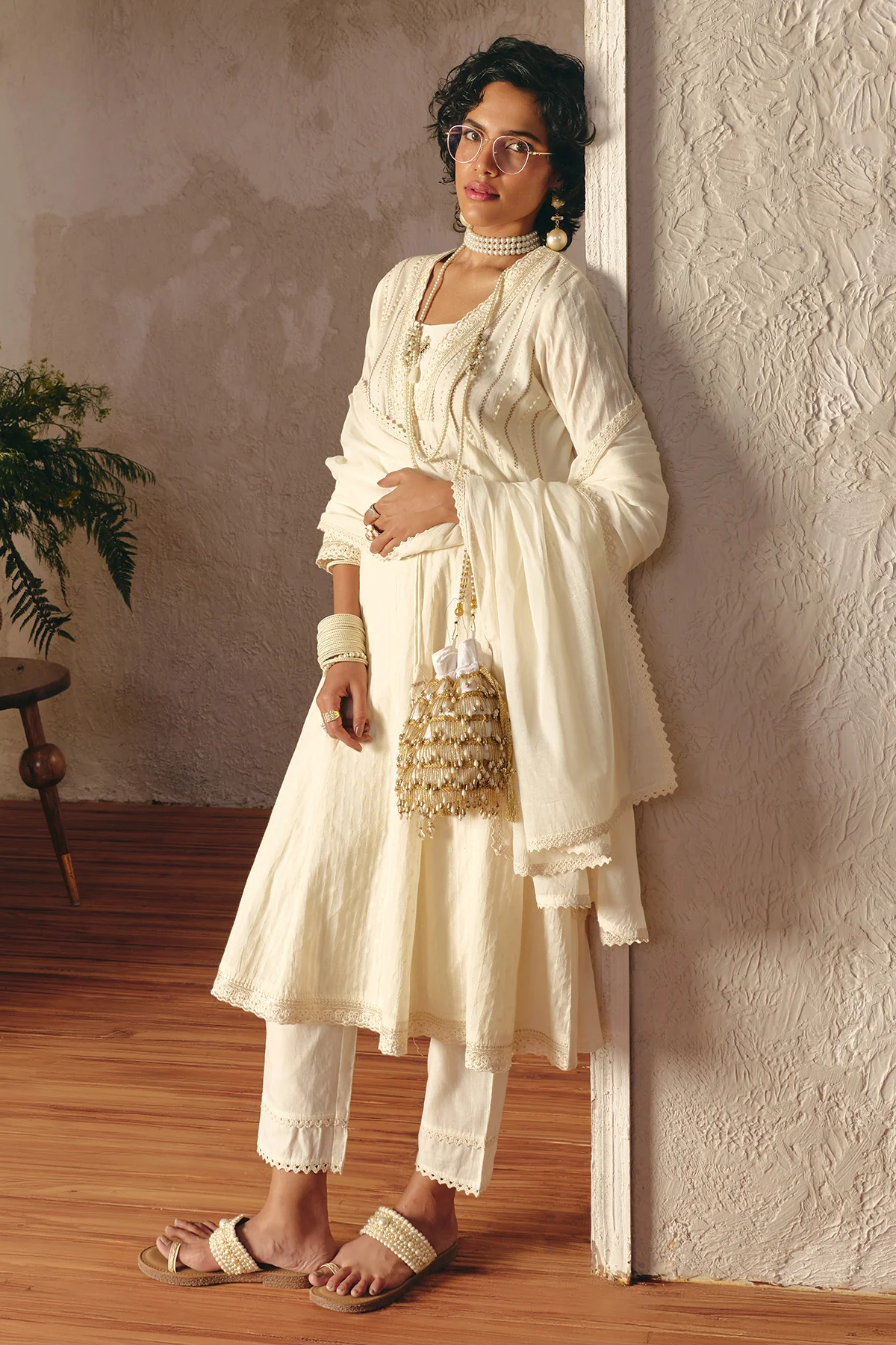 Cream Embellished Kurta 3 Pcs Set - Image 4