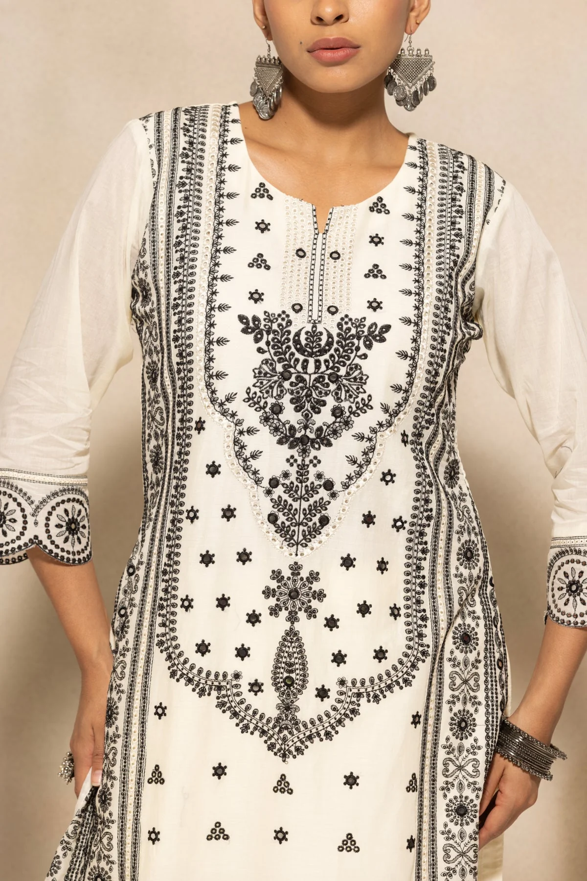 Cream Embroidered Kurta 3 Pcs Set - Image 4