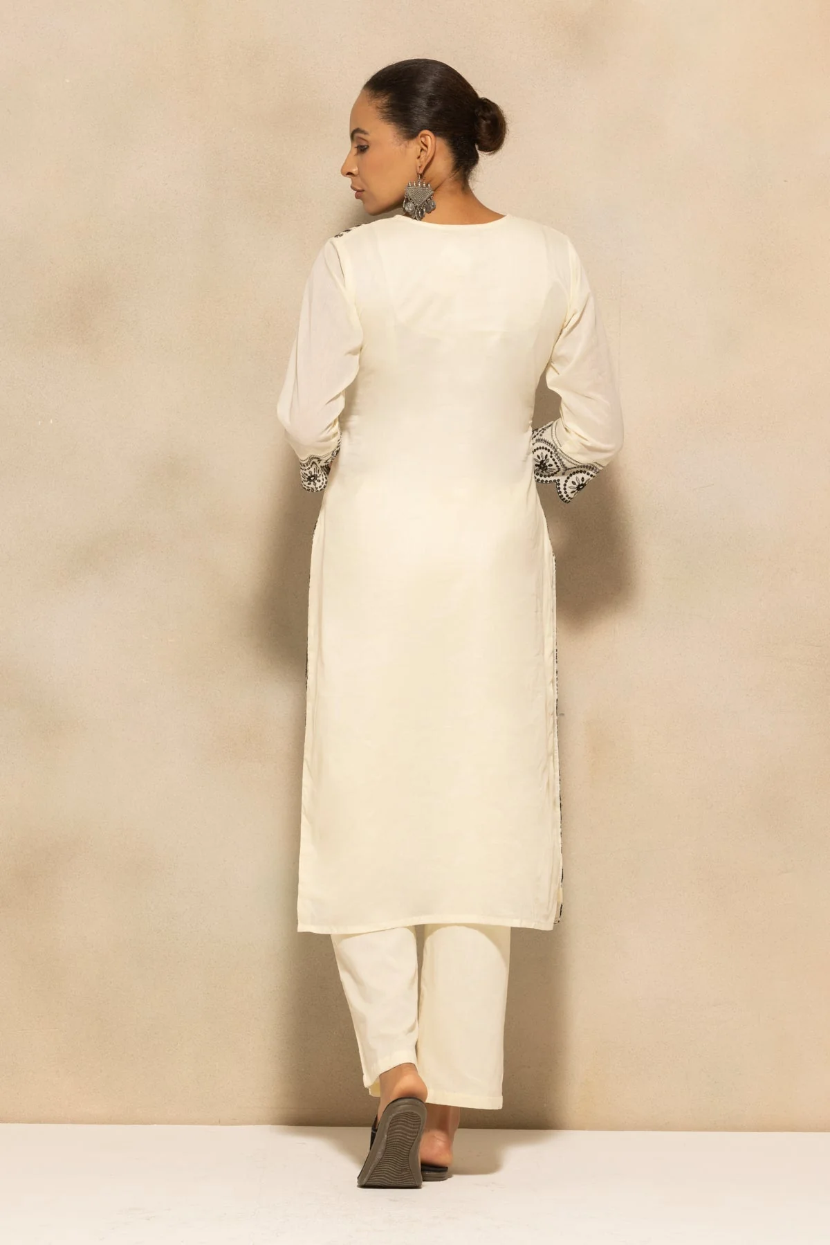 Cream Embroidered Kurta 3 Pcs Set - Image 5
