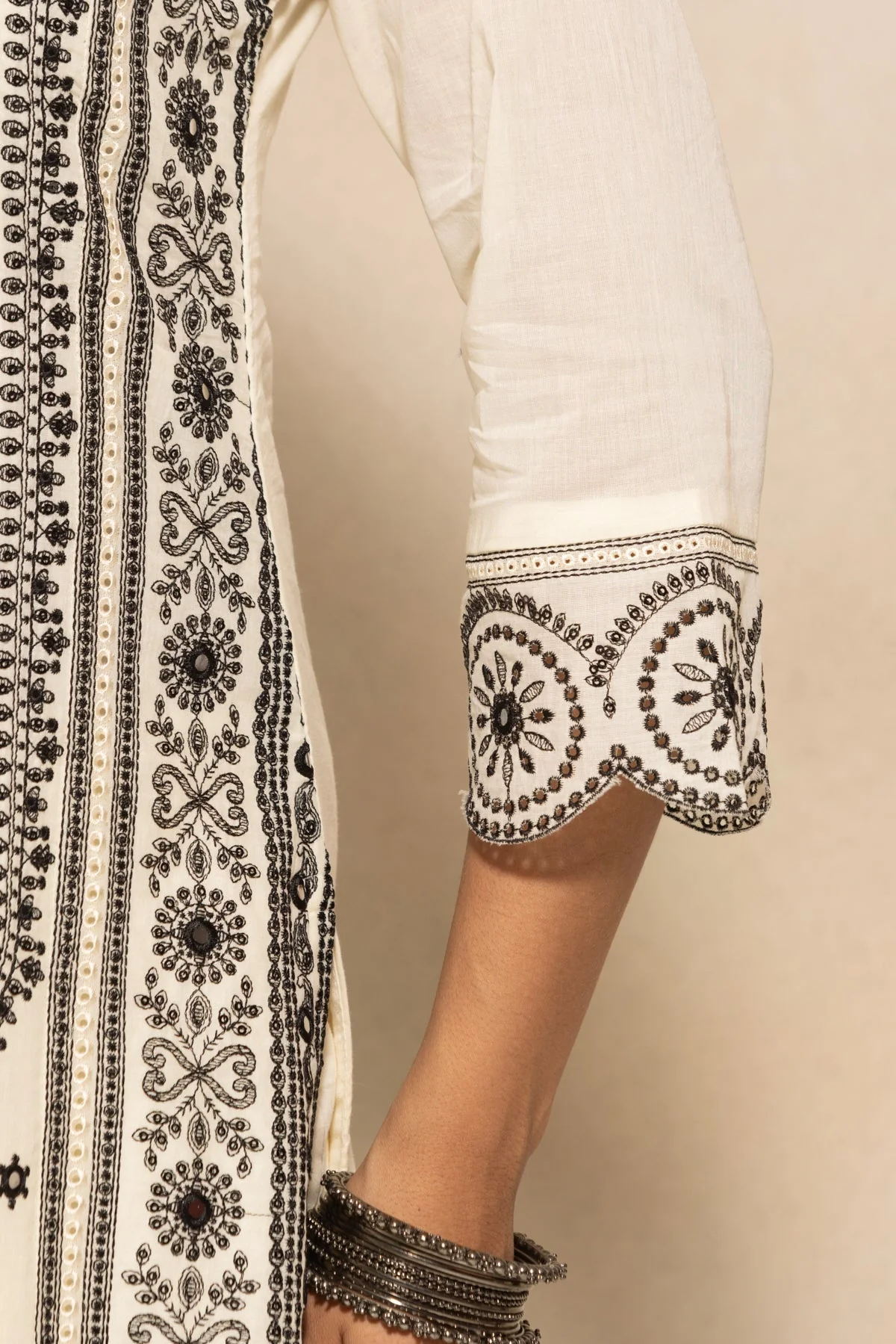 Cream Embroidered Kurta 3 Pcs Set - Image 6