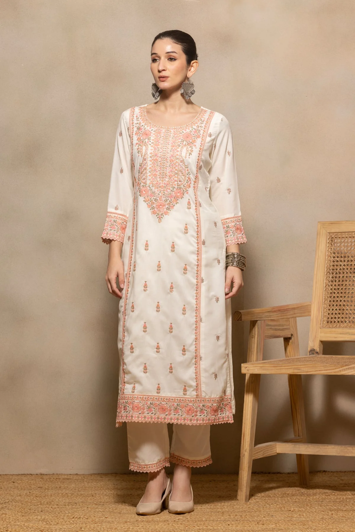 Cream Embroidered Kurta 3 Pcs Set - Image 2