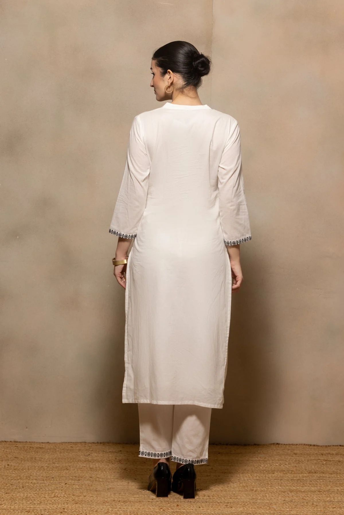 Cream Embroidered Kurta 3 Pcs Set - Image 5