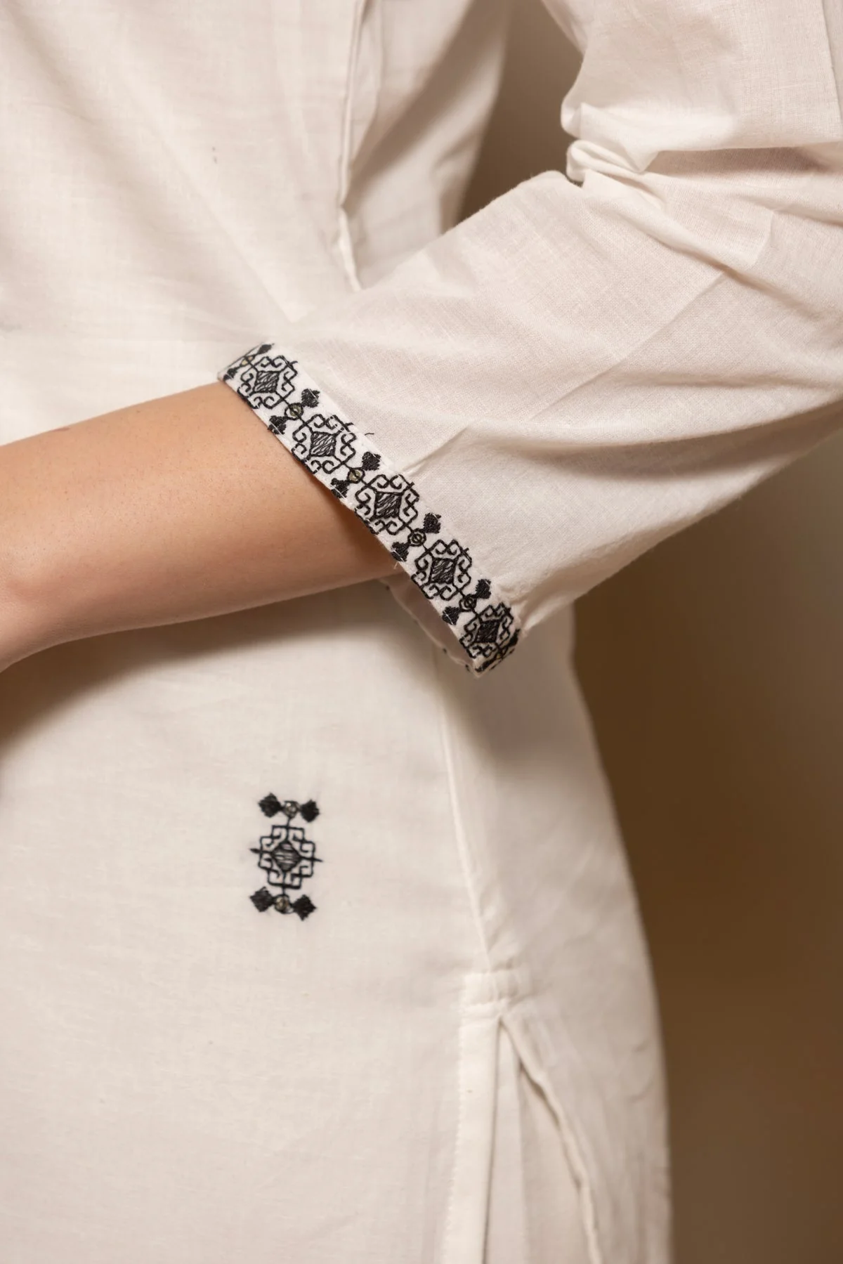 Cream Embroidered Kurta 3 Pcs Set - Image 7