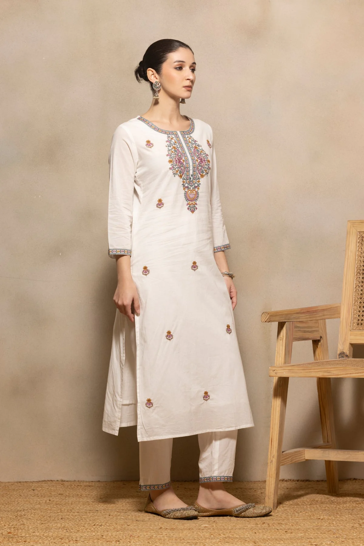Cream Embroidered Kurta 3 Pcs Set - Image 3